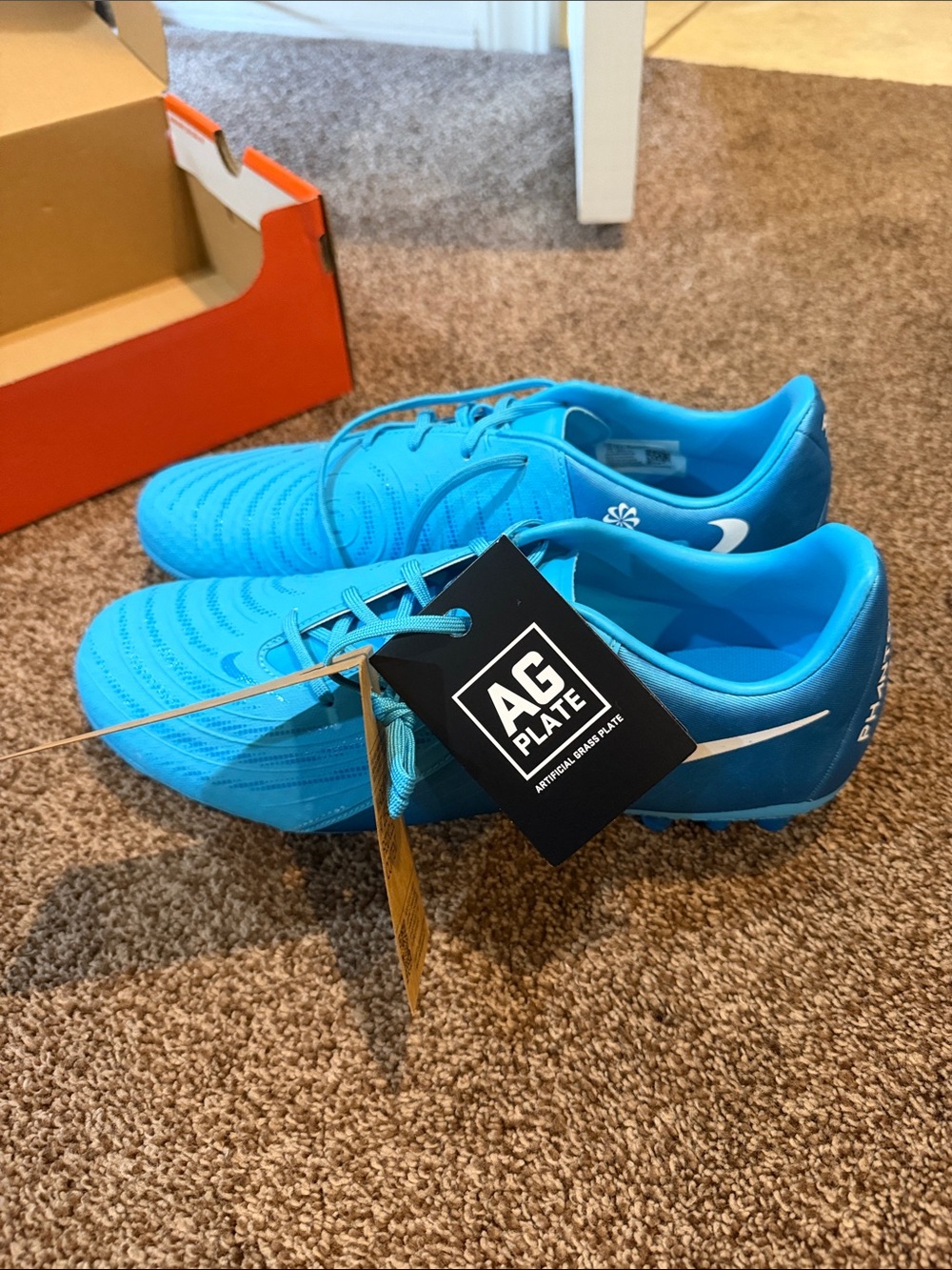 Nike Phantom Cleats - soccer cleats - Picture 2 of 5